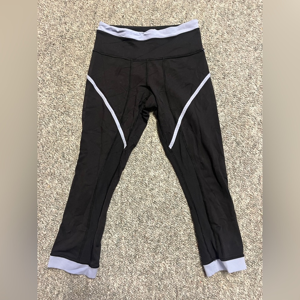 Lululemon size 4 capris